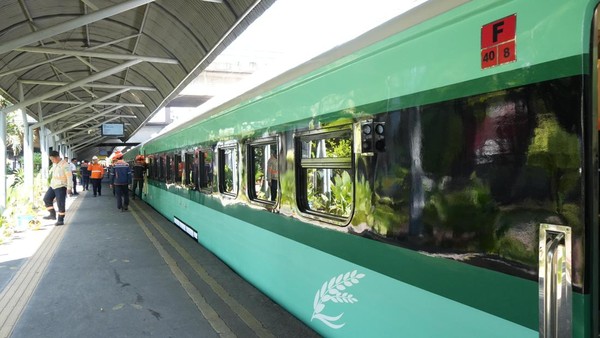 Kereta Api Petani Pedagang Dongkrak Ekonomi Desa