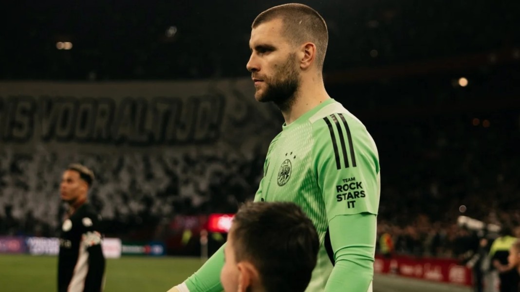 Joeri Heerkens Kecewa Tersisih Usai Maarten Paes Jadi Kiper Utama Ajax