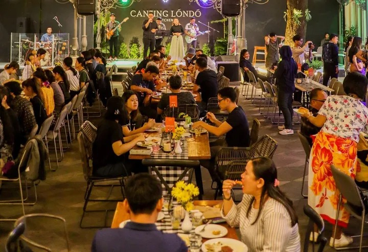 Eksplorasi Destinasi Kuliner Solo Terbaik Untuk Makan Siang Bersama Keluarga Tercinta
