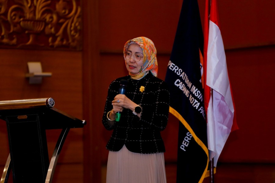 Seminar Nasional 2024: Guna Mencapai NZE 2060, PLN Enjiniring Tekankan Inovasi dan Kolaborasi Seminar Nasional 2024: Guna Mencapai NZE 2060, PLN Enjiniring Tekankan Inovasi dan Kolaborasi