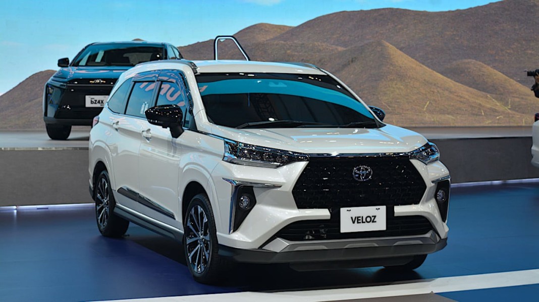 Fakta Veloz Hybrid dan Mobil Listrik Terbaru 2025