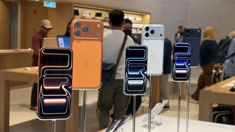 Penjualan iPhone 17 Resmi Dimulai, Antrean Pembeli Memanjang Hingga Minggu Depan