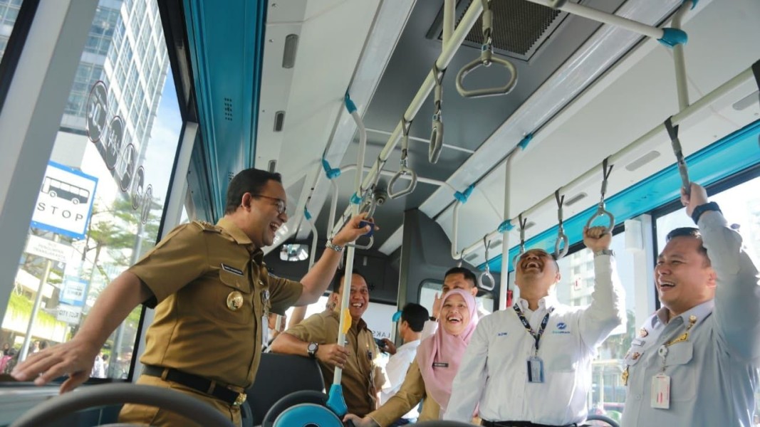 ASN DKI Jakarta Wajib Gunakan Transportasi Umum Setiap Rabu: Langkah Gubernur untuk Pengurangan Polusi dan Mobilitas Hijau