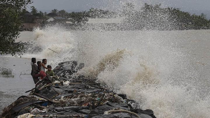 Peringatan Dini BMKG: Gelombang Tinggi 1,25  2,5 Meter Mengancam Perairan NTT pada 26-27 Februari 2025