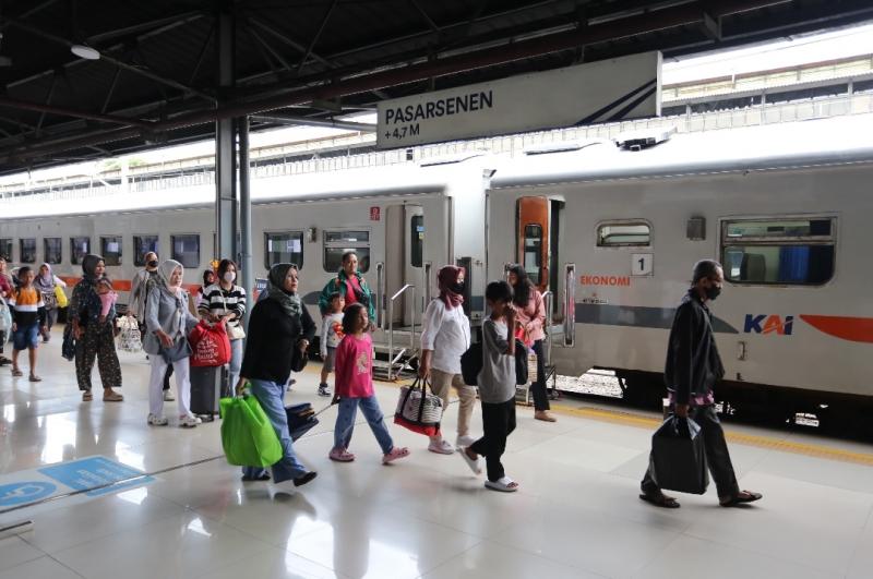 PT KAI Catat Angka Penumpang Lebih dari 100 Persen pada Sabtu, Begini Penjelasan Mengenai Sistem Overlapping Occupancy