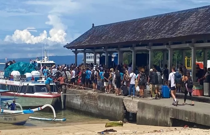 Penyeberangan Fast Boat di Padangbai Ditunda karena Cuaca Buruk