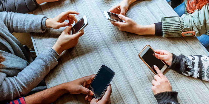 Tips Efektif Cegah Kecanduan Gadget untuk Semua Usia