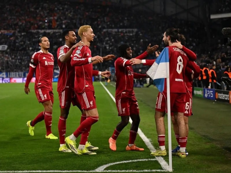 Liverpool Menang Telak di Prancis, Van Dijk Tegaskan Tak Ada Rapat Rahasia