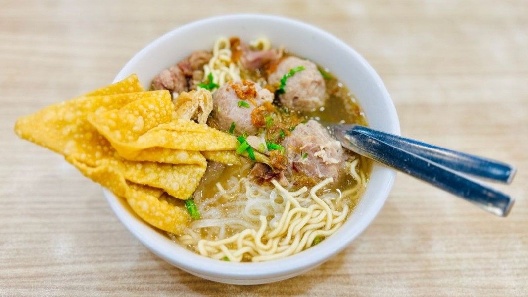 Menjelajah Bakso Paling Diburu di Bandung, Dari Legenda Lama hingga Konsep Prasmanan Kekinian