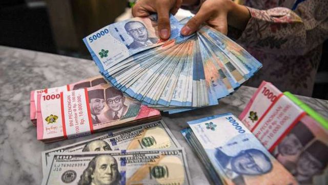 Rupiah Melemah Ke Rp16915 Per Dolar AS Pada Perdagangan Pagi Hari