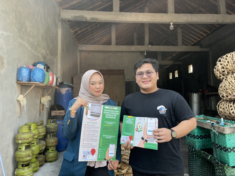 Mahasiswa KKN Undip Dorong Potensi UMKM Desa Juragan Lewat Inisiatif Booklet Profil