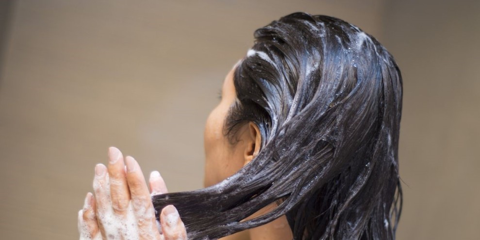 Panduan Keramas Tepat Agar Rambut Selalu Sehat, Bersinar, dan Kuat