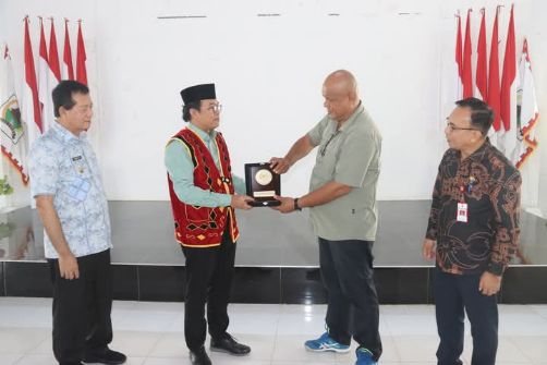 Anggota DPD RI Pdt Penrad Siagian Janji Perjuangkan Pembangunan Infrastruktur Nias Utara Hingga ke Pemerintah Pusat