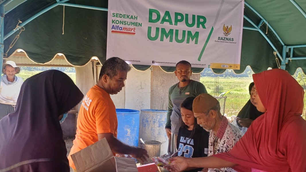 Baznas Dirikan Dapur Umum Layani Pengungsi Banjir Tiga Provinsi