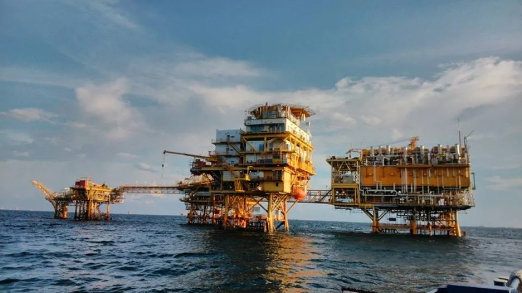 Update Harga Minyak Dunia Meroket Tinggi Akibat Ketegangan Politik AS dan Iran