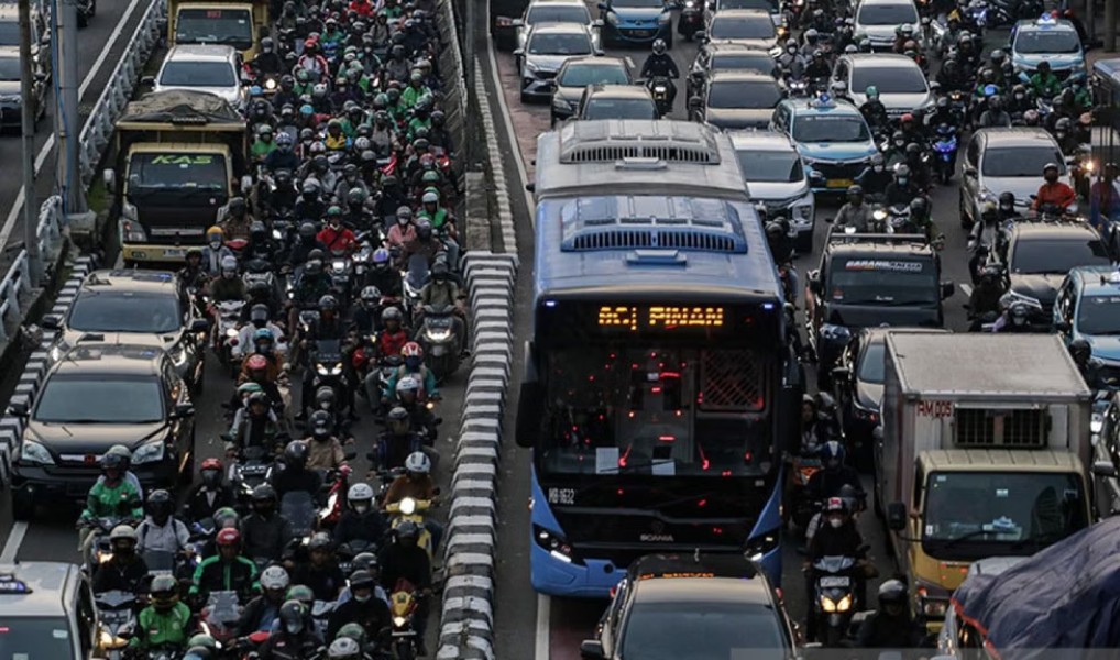 Gubernur Tambah Transportasi Umum TransJakarta di TB Simatupang