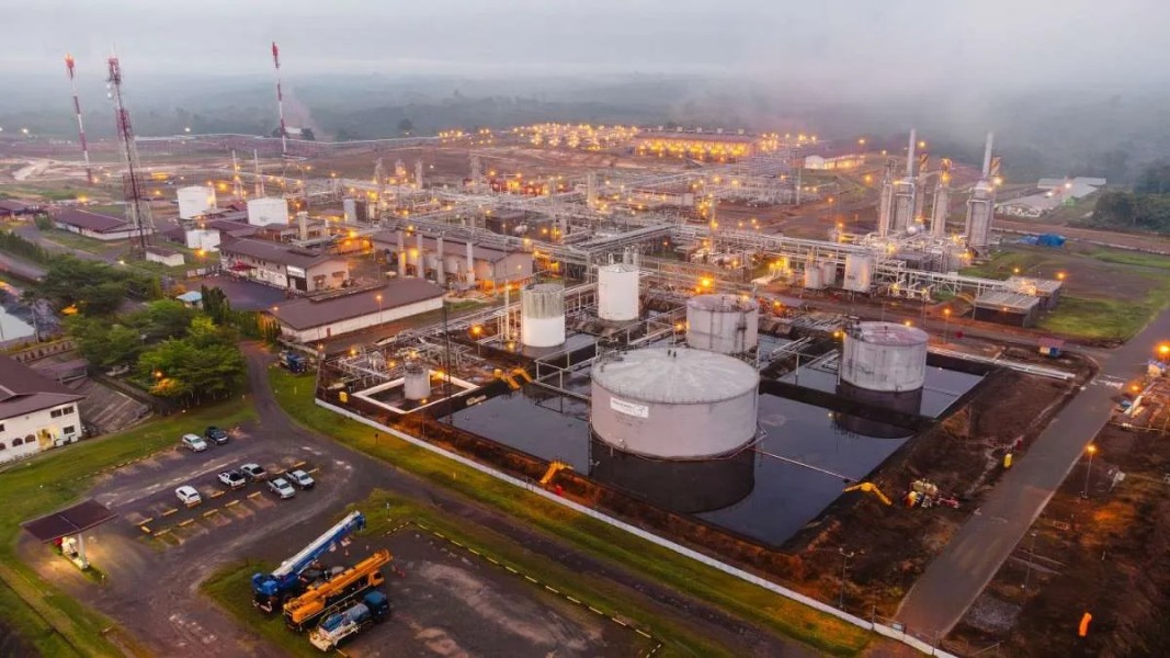 Harga Minyak Dunia Tembus 100 Dolar Per Barel Pasar Energi Global Bergejolak