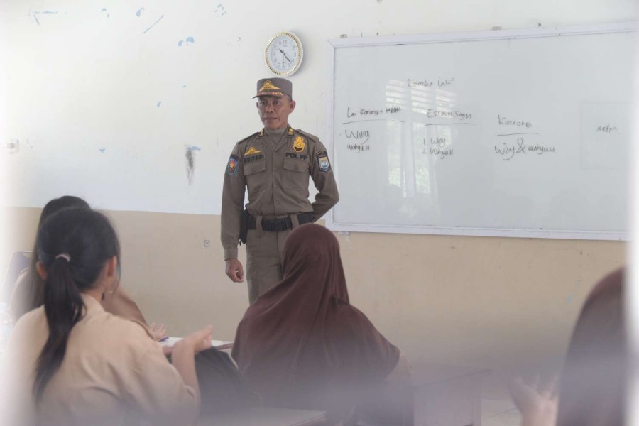 Satpol PP Kapuas Hulu Gencarkan Sosialisasi: Cegah Pelajar Terlibat Judi Online dan Narkoba