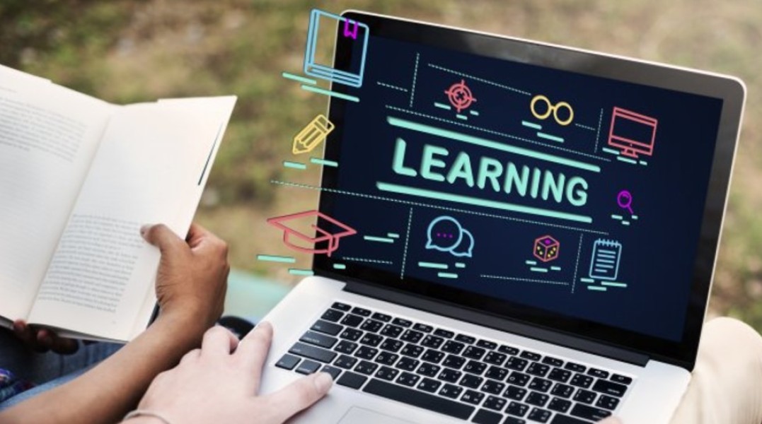 Pengertian E Learning, Karakteristik, Jenis, dan Manfaatnya