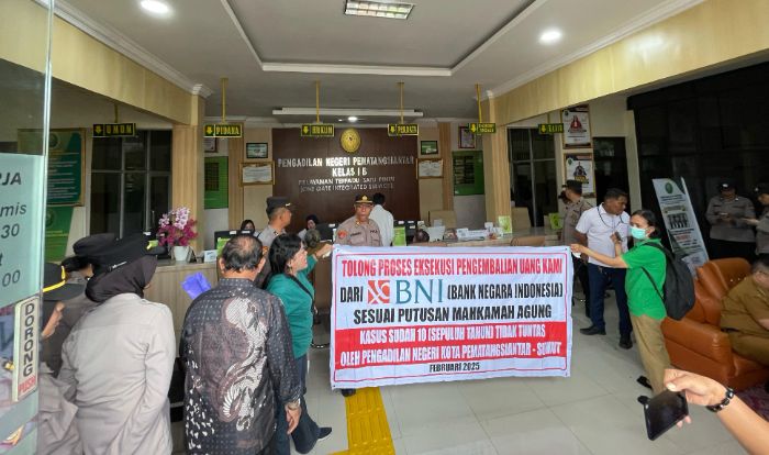 Audiensi Kasus Koperasi Bodong BNI di Pematangsiantar Berakhir Ricuh