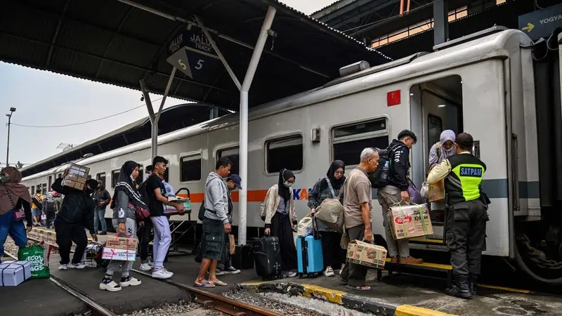 KAI Cirebon Catat Lonjakan Penumpang di Masa Liburan