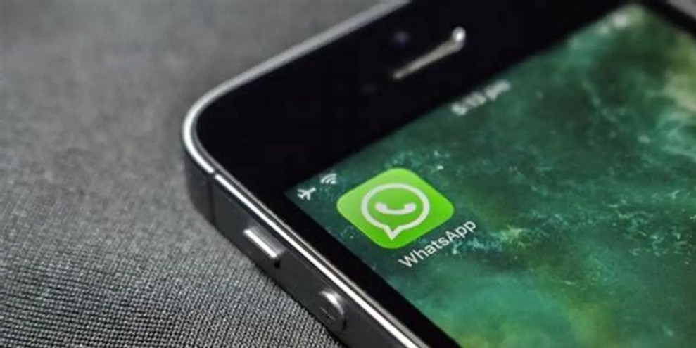 Cara Sematkan Chat WhatsApp di iPhone: Panduan Lengkap Pengguna iOS