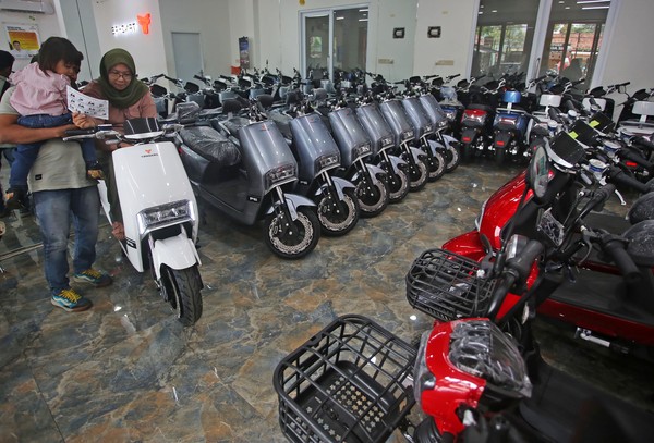 Pemerintah Beri Lampu Hijau: Subsidi Motor Listrik Berlanjut di Tahun 2025