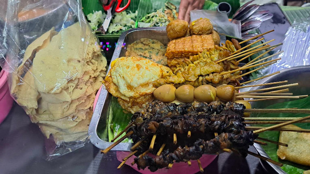 7 Rekomendasi Tempat Makan Malam Warlok Favorit di Sekitar Simpang Lima Semarang