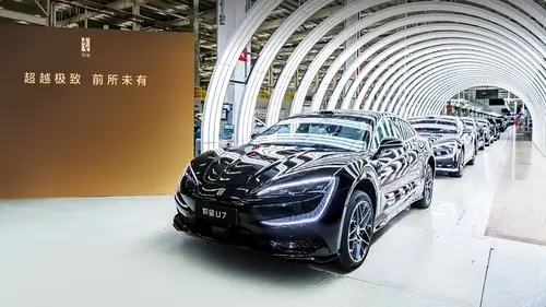 BYD Bawa Yangwang ke Eropa Mulai 2026