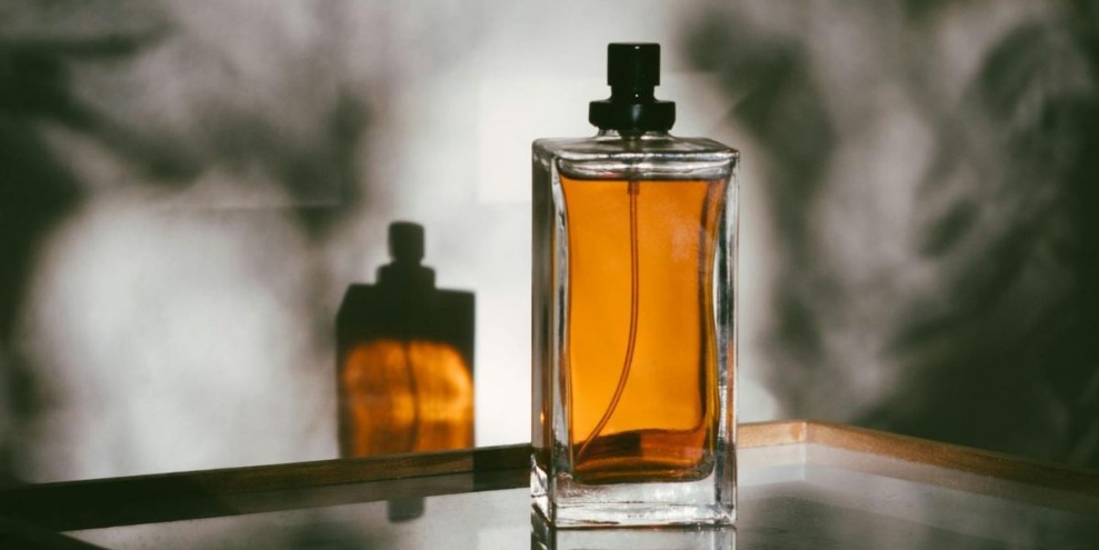 10 Rekomendasi Parfum Refill Pria yang Tahan Lama, Wangi Seharian!