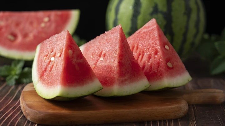 Cara Menyimpan Semangka Potong Agar Tetap Segar Renyah dan Tahan Lama