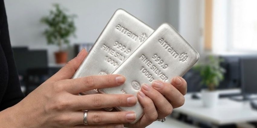 Harga Perak Antam Naik Tajam Capai 59.100 per Gram