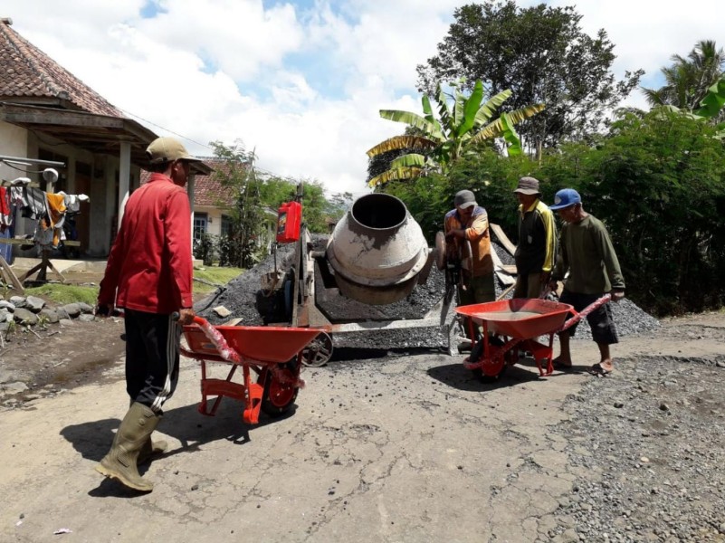 Pembangunan Infrastruktur Desa Gedongsari Mencapai 80 Persen: Peran Aktif Warga Kunci Sukses Pembangunan Desa