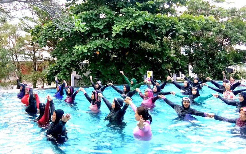 Popularitas Aqua Yoga Meningkat di Surabaya: Olahraga Menenangkan di Tengah Kesibukan Kota