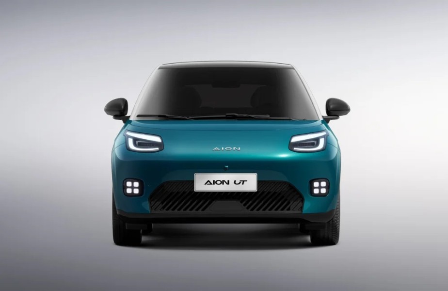 Aion UT Mobil Listrik Modern Siap Ramaikan Jawa Timur