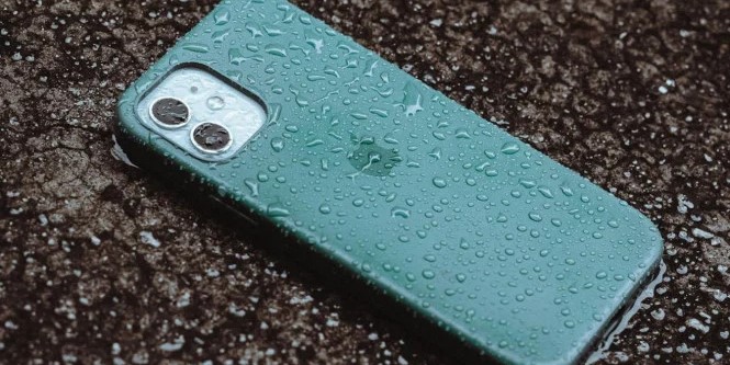 7 Cek Tanda HP Bekas Terendam Air Sebelum Membeli Aman