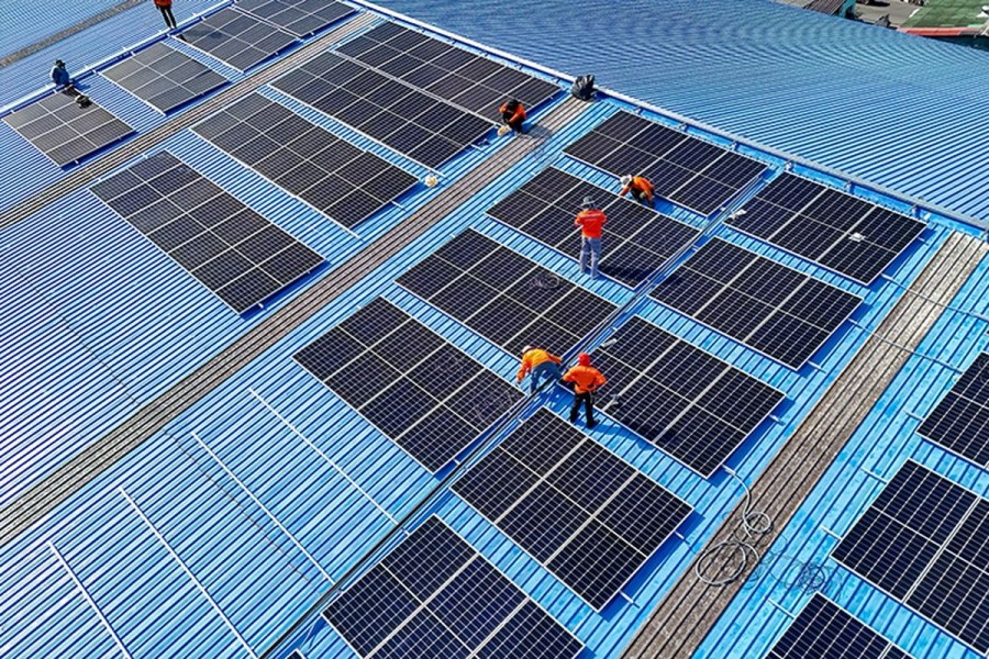 OT Group Perluas Energi Terbarukan Lewat PLTS Atap Bersama Xurya