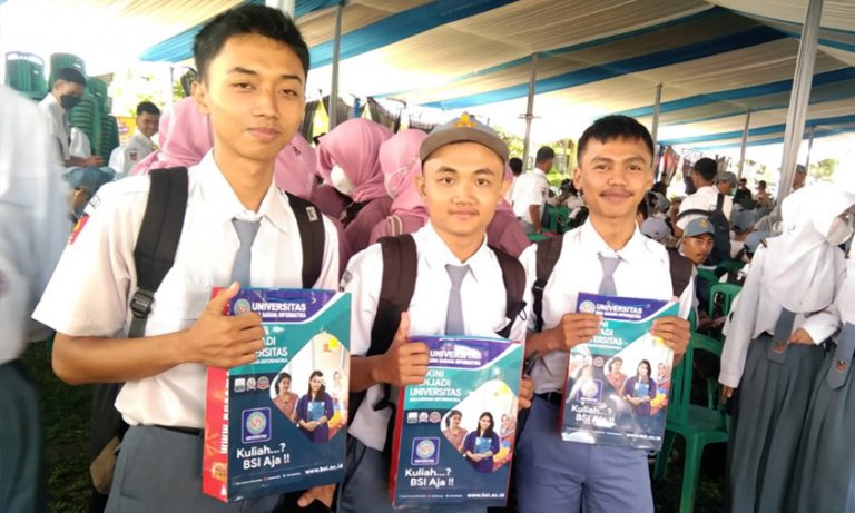 SMKN 2 Tasikmalaya Gelar Edu Fair 2025, Tawaran Beasiswa Menarik dan Partisipasi Banyak Perguruan Tinggi