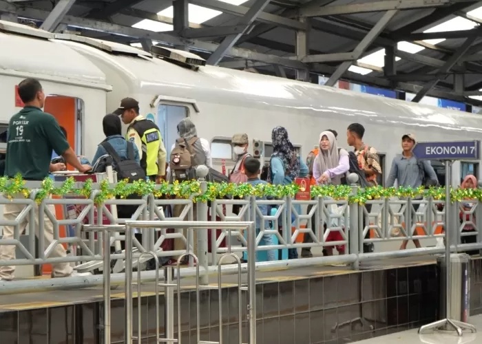 KAI Daop 8 Surabaya Tambah Perjalanan Kereta dari Stasiun Malang Sambut Lonjakan Penumpang Libur Panjang