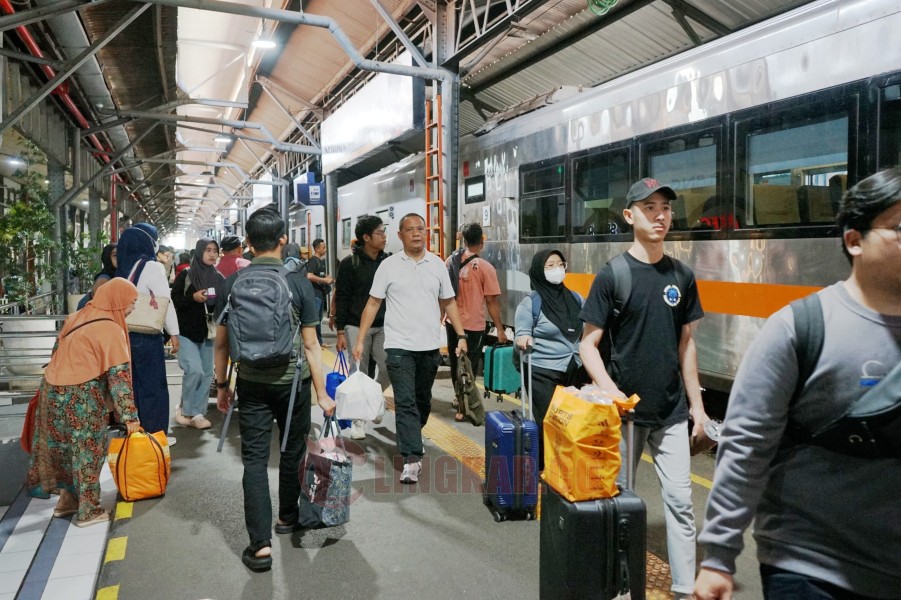 6 Kereta Api Jakarta-Jogja Dapat Diskon Tiket 30 Persen