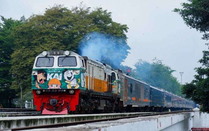 KAI Hadirkan Livery Idul Fitri di Kereta Angkutan Lebaran 2025, Sambut Pemudik dengan Nuansa Ramadan