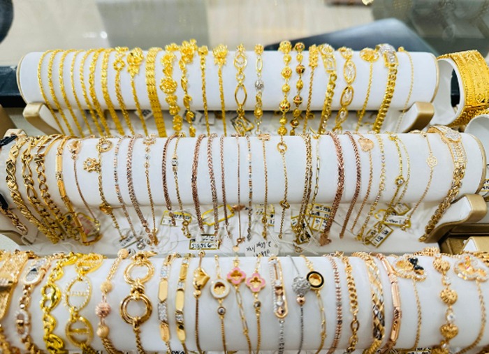 Update Harga Emas 2 Maret 2026: Emas Perhiasan Stagnan di Rp2,631 Juta per Gram