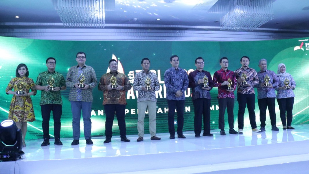 Inovasi TJSL PLN Icon Plus Diakui di Panggung TJSL & CSR Award 2024