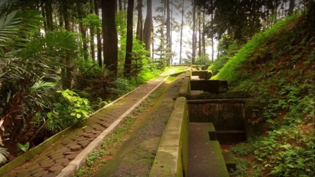 5 Destinasi Wisata Alam Memesona di Sumedang, Surga Tersembunyi yang Cocok untuk Liburan Keluarga 5 Destinasi Wisata Alam Memesona di Sumedang, Surga Tersembunyi yang Cocok untuk Liburan Keluarga