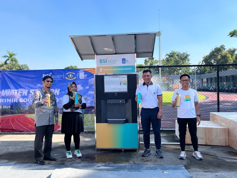 Perkuat Implementasi ESG, BSI Hadirkan Fasilitas Air Minum Gratis dan Beasiswa Pendidikan Lingkungan di Surabaya