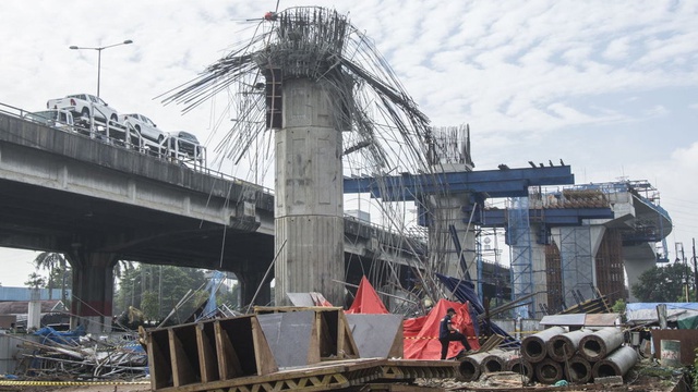 Proyek Tol Becakayu: 22 Bangunan Sepanjang Kalimalang Dibongkar oleh Petugas Gabungan