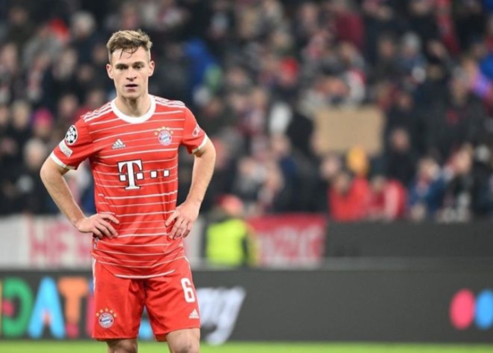 Joshua Kimmich, gelandang andalan Bayern Munich, tengah menjadi pusat perhatian di bursa transfer Eropa.