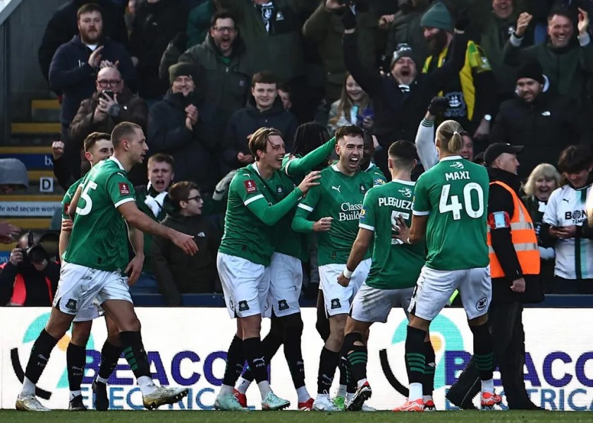 Kejutan di Piala FA: Plymouth Argyle, Juru Kunci Liga Championship, Tumbangkan Liverpool