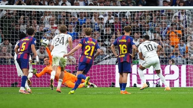 Persaingan Gelar Memanas: Penalti Dramatis Mbappe Bawa Real Madrid Tempel Ketat Barcelona