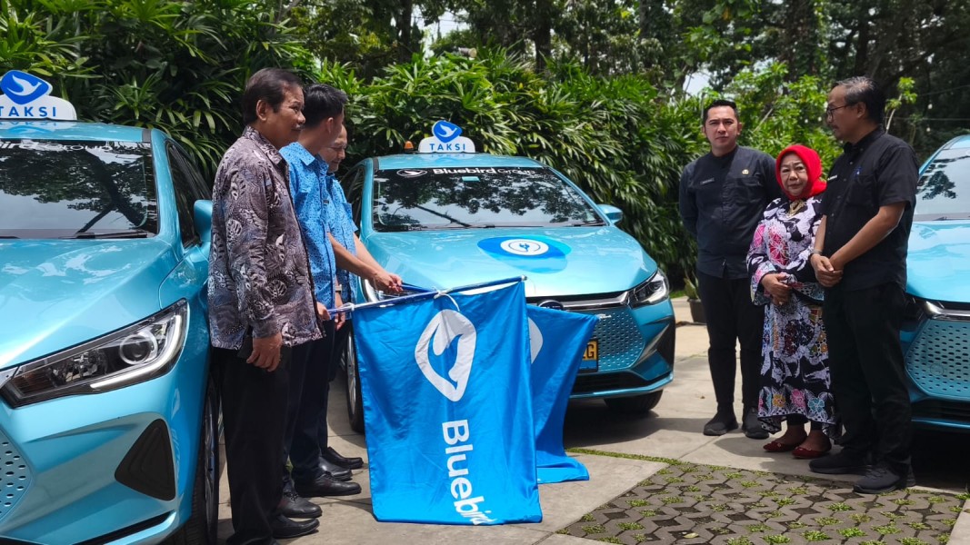 50 Taksi Listrik e-Bluebird Resmi Beroperasi di Bandung, Dukung Mobilitas Transportasi  Ramadan dan Lebaran 2026